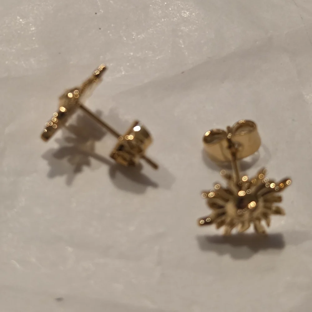 New Gold Ss Petite Sol Stud Earrings Sun